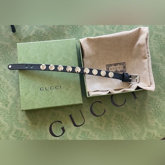 New GUCCI
Studded Leather Wrap Black Bracelet - Picture 3 of 14